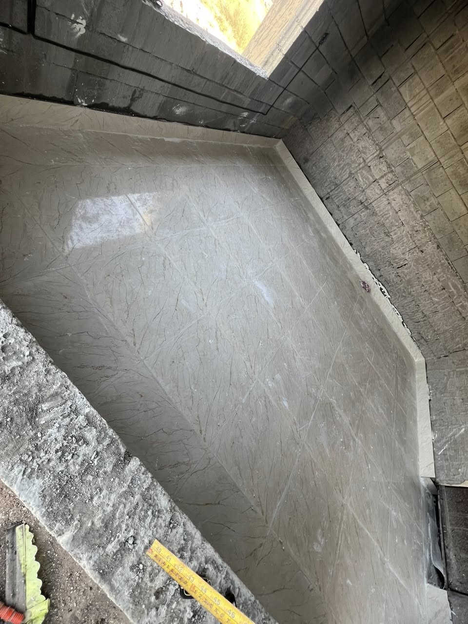 سلام عليكم اسطه سيراميك  وبنفس الوقت اسطه مغربي متفرغ حالين شغل هندسي   ***********
