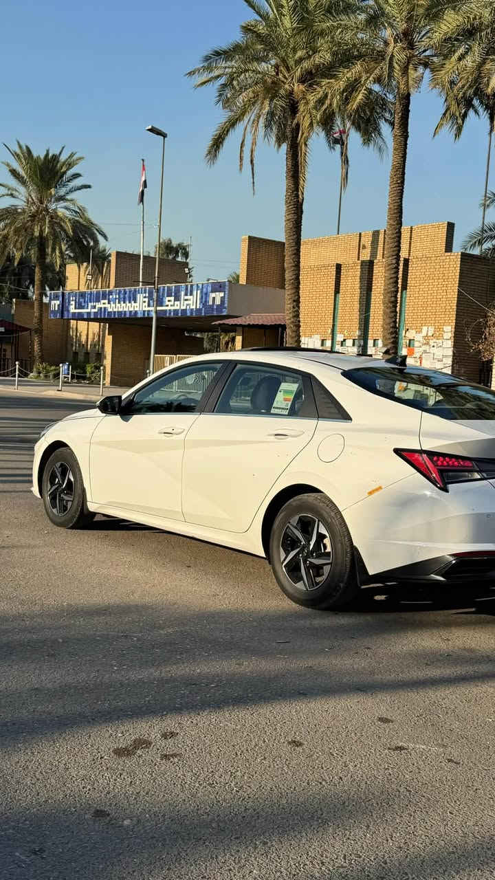 🚘 للبيع النترا 2023 خليجي 🚘
🔹 اللون: أبيض
🔹 المحرك: 2000cc
🔹 وارد خليجي
🔹 كير AT المرغوب
🔹 الممشى:85 ألف
✨ فول مواصفات: 
✔️ فتحة سقف 2 طكه
✔️ بصمة وتشغيل عن بعد
✔️ حساسات أمامية وخلفية
✔️ نظام ترحيب
✔️ مرايا شفط
✔️ شاشة أصلية تدعم Apple CarPlay و Android Auto
✔️ 3 وضعيات قيادة (Eco / Normal / Sport)
✔️ نظام ABS
✔️ تبريد ثلاجة قطعتين
📌 السيارة بانزين محسن بالكامل
📌 الدهن كله أصلي
📌 باتري جديد
📌 مكفولة محرك وگير
🔧 الملاحظات:
باب خلف السايق صبغ
الجاملخ الخلفي عكس السايق صبغ
بارد بلبنيد شوية
بيها دواسة بسيطة تحت باب عكس السايق 
💰 المطلوب: 163 وبيها مجال للشراي
📍 المكان: بغداد - حي الجهاد / حي الحسين
📞 ***********
