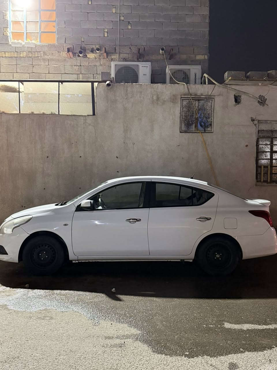 سني موديل 21  كير ومكينة وتبريد مكفولات بيها بابين اليمنى صبغ وبيها الجاملغ الكدام مبدلات للجمالية مكانها بصرة سنويتها بيها بـعــد شهر 
سعرها 88 وبيها مجال 
مكانها البصرة
+964 770 345 9064
