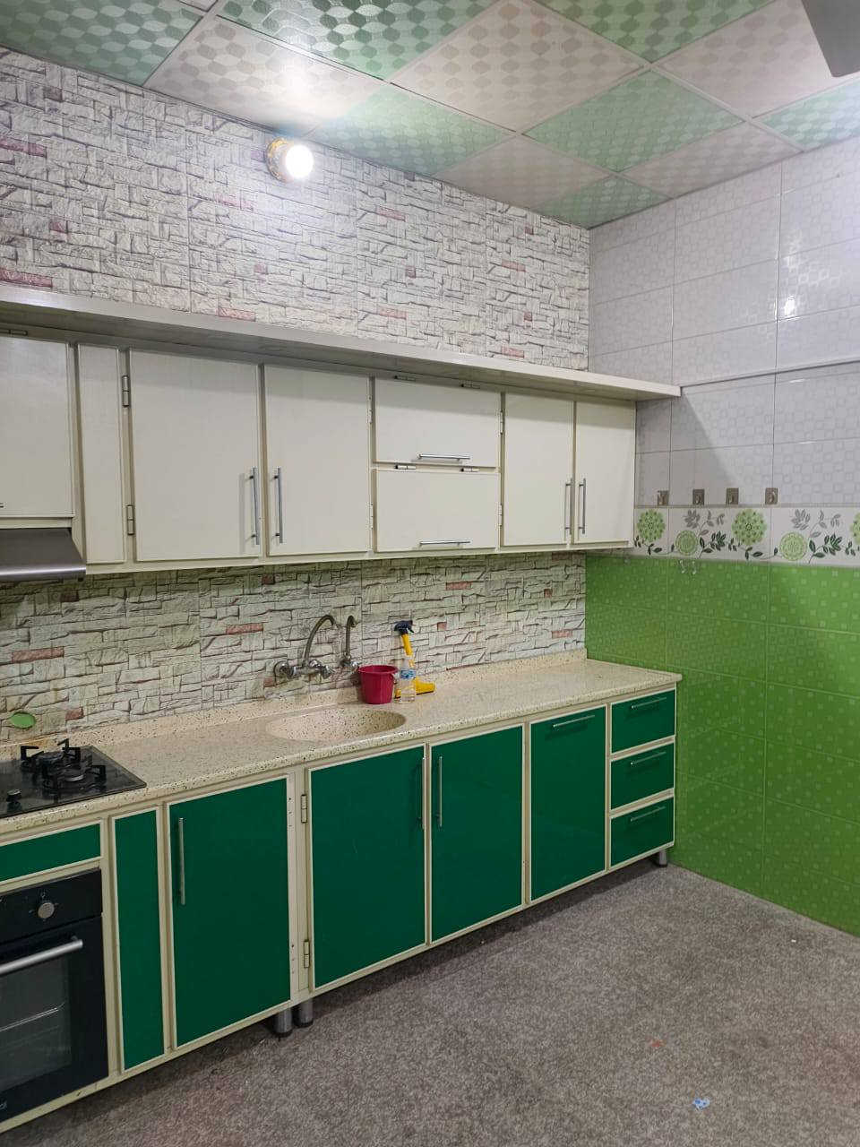 السلام عليكم 
كاونتر مرمر+سمك +طباخ مثل ما موضح للبيع
سعرة 550الف وبي مجال 
للاستفسار الاتصال على 
***********
