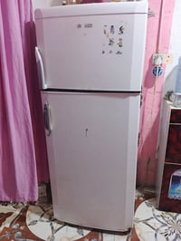 ثلاجه البيع 75 وبيه مجال 07738108783