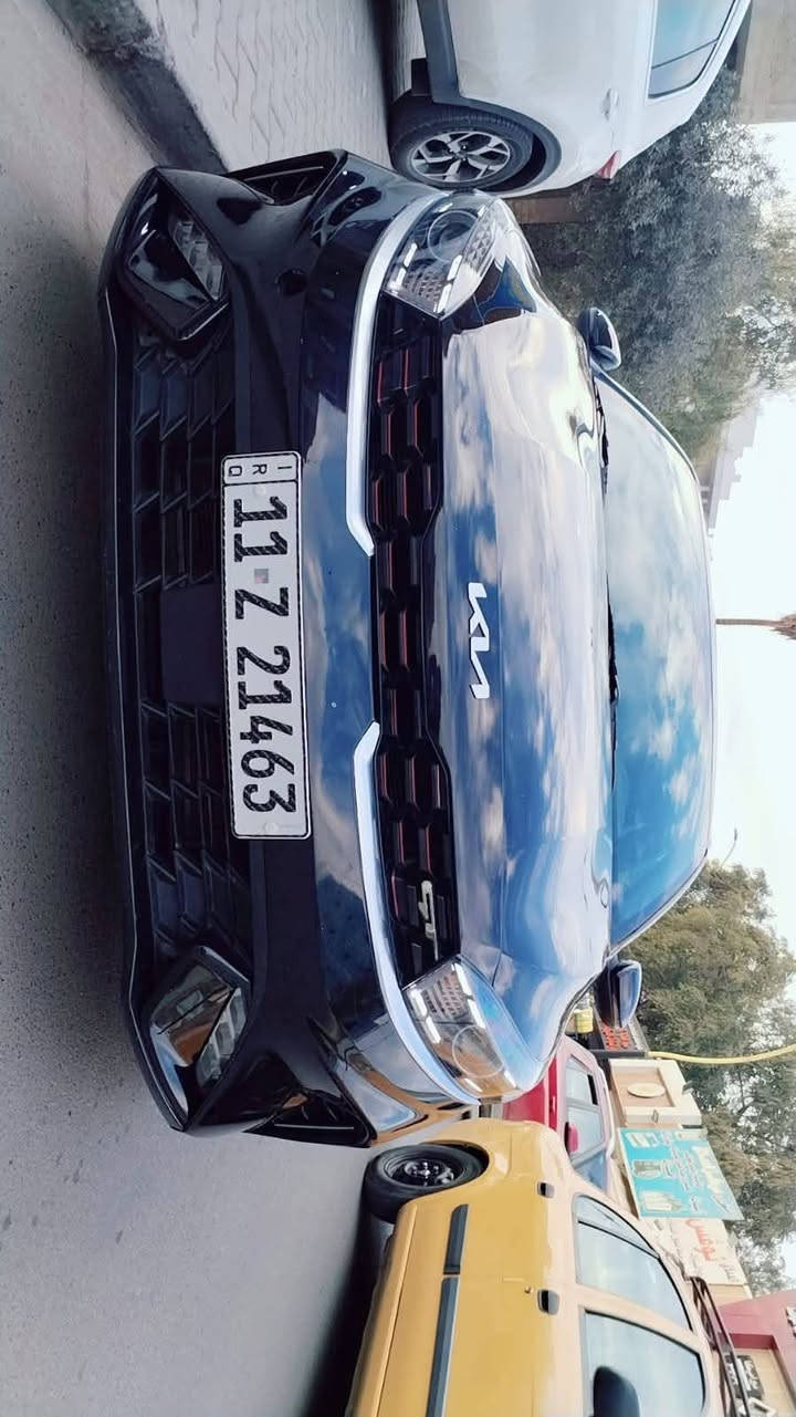كيا فورتي 2023 فول مواصفات ما عدى الفتحه أحدثها بنيد حادث سطحي بدون دواخل سطحي فقط سياره والبنيد مبدل أصلي بلادي وباقي السياره مكفولة من كل النواحي أخت الزيرو ماشيه 55000  ألف فقط السعر 150وبيها مجال بالعافية على الياخذها تلفوني *********** بغداد, العراق
