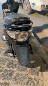 السلام عليكم كامكو G4
مكينه ناعمه كهربائيات شغاله 
نركه سلف 
الدراجه بيها لاستيك ولف تحمه تگطع 
شراي خابرني وتدلل ***********
