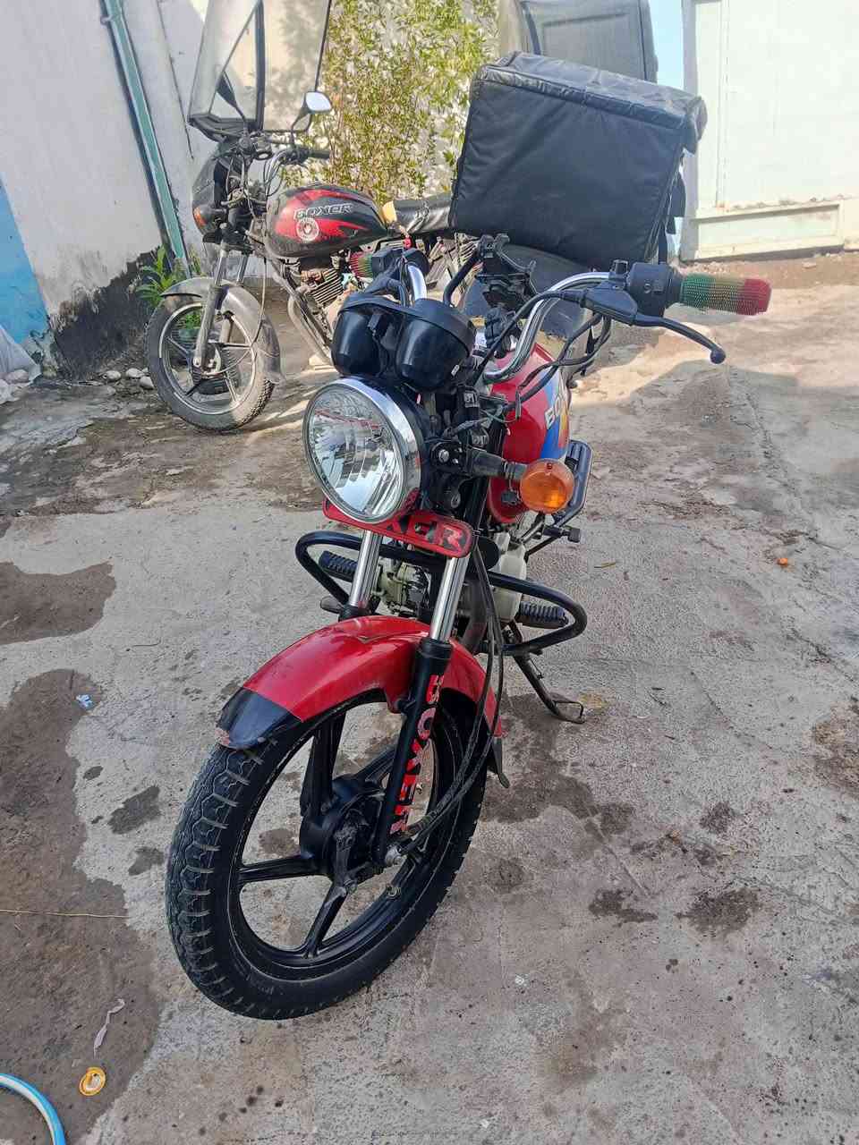 السلام عليكم بوكسر كلاسك موديل 21 اوراق بيهه بس نص ورقة ماكو صار سبوعين من جفتتها وكالة وكور جديد هو وغراضة مكانها زيونة رقمي ***********
