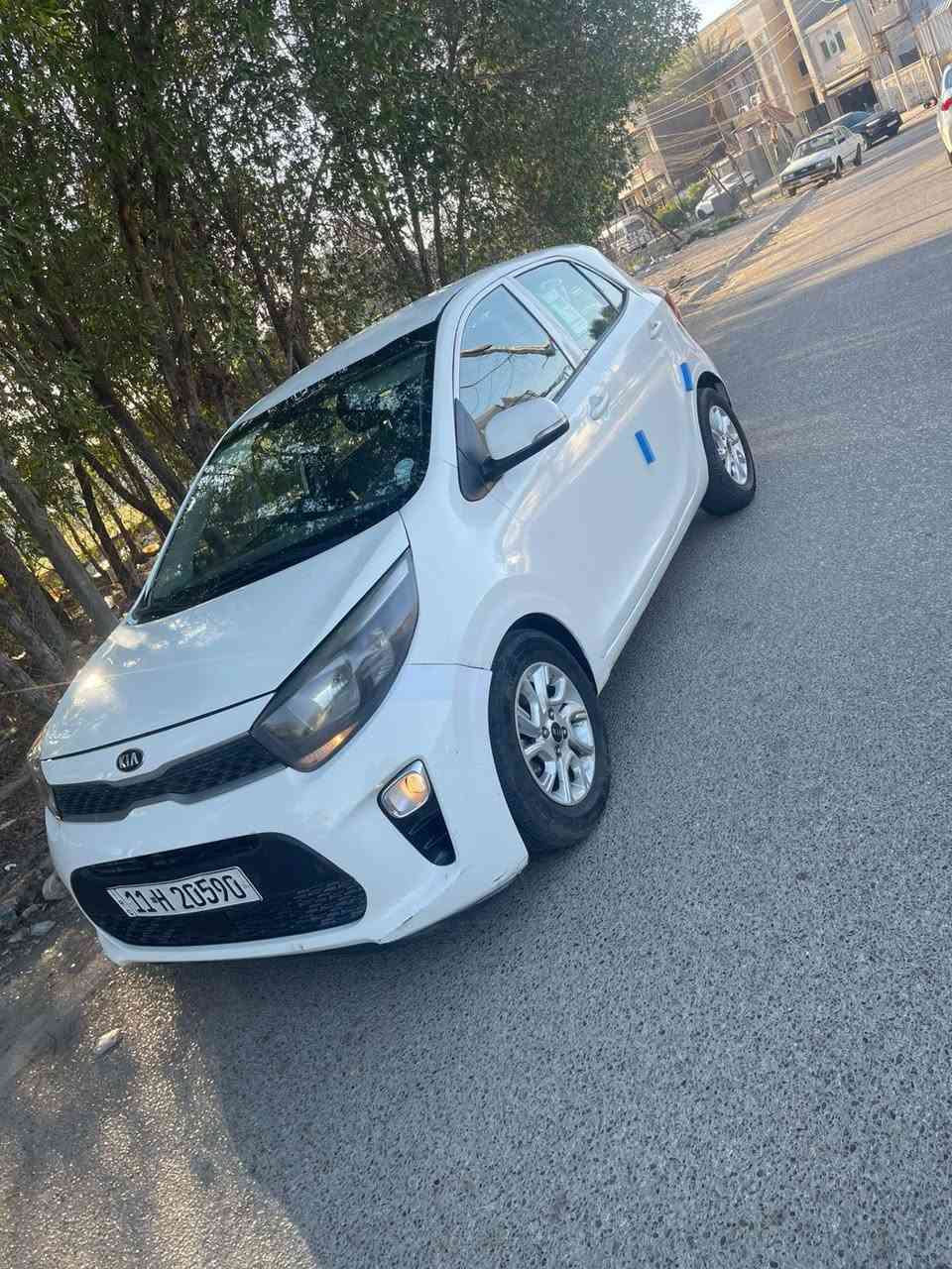 سلام عليكم  كيا بيكانتو 2018 سياره بيها صبغ صفحه وجاملغ ايسر وبنيد سياره باسمي شخصي جاهزه من كولشي واي نقص مابيها بيها بارد بالقماره العنوان بغداد السعر ٧٨ للاستفسار ***********
