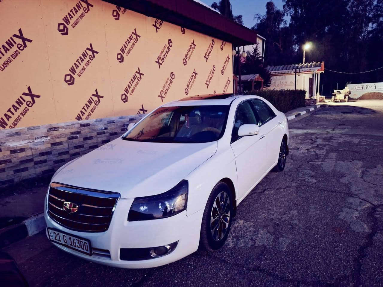 جيلي امكراند EC8 الحجم الكبير والمرغوب 2013
محرك كامري اصلي 2400 بلادي
السياره نضيفه وكلشي بيها بلادي
مابيها دكمه ماتشتغل
اشاير مري تحكمات مري
فتحة سقف
شاشة كامره 
حساسات 
جام 4 اوتو
سستم سماعات
برده خلفيه بلادية
رقم سليمانية دولي شرط التحويل 
بيها صبغ جاملغ و بوند بدون دواخل 

مكانها نينوى ناحية القيارة 
للإستفسار الاتصال على الرقم التالي 

*********** 

السعر 70$ وبيها مجال حك الجية
