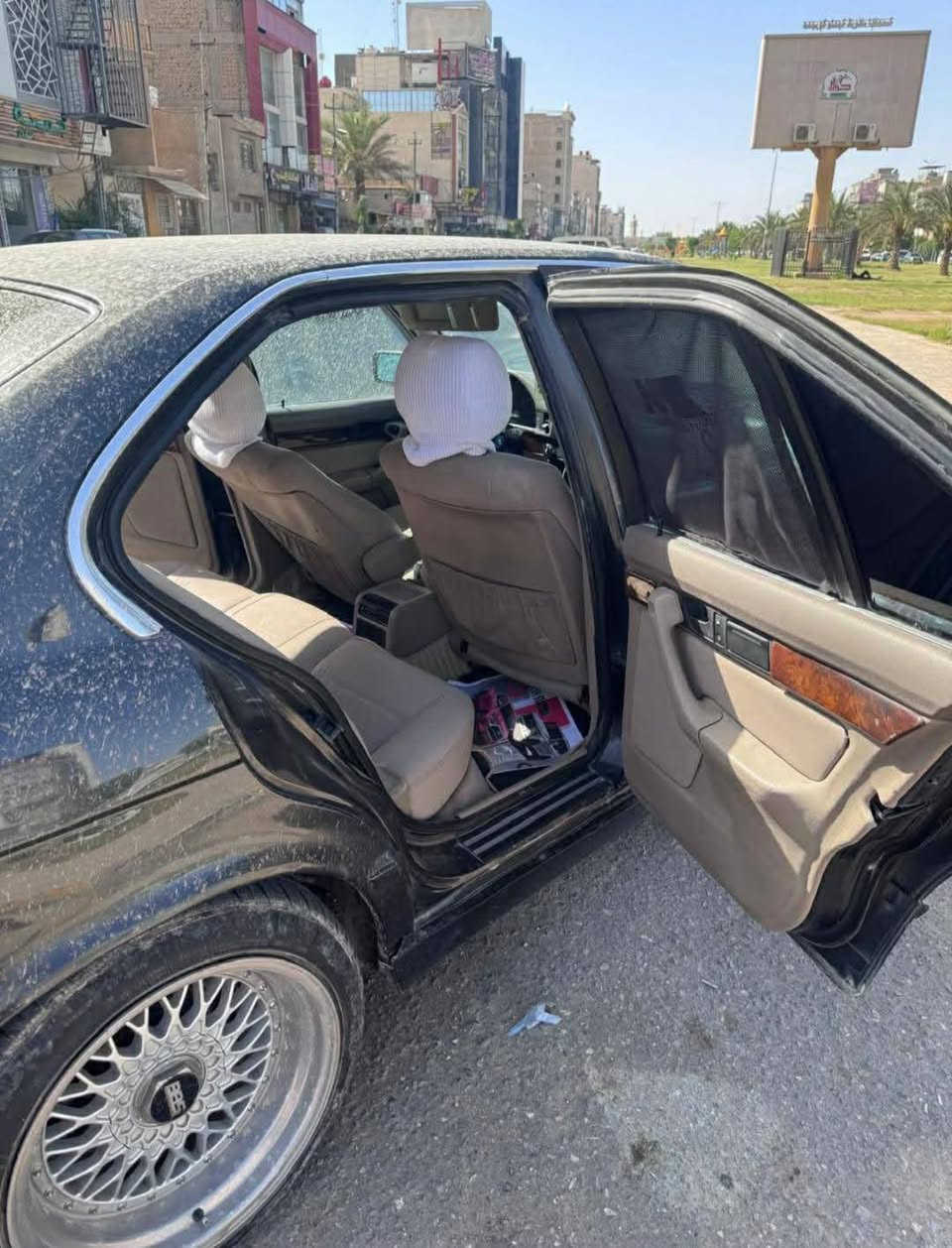 سلام عليكم  BMW للبيع فقط ✅
سياره حلوه ونضيفه ✅
مواصفاته✅
كشنات جلد بيجي✅
مكينه وكير بلادي ✅
تبريد ثلج✅
حداديه زينه✅
ويل رياضي +تخم تاير جديد✅
سياره حلوه مالت جناي ✅
رقمهه بغداد انكليزي تحويل ثاني يوم ✅
السعر 65وبيها مجال قليل ✅
الاستفسار ***********
