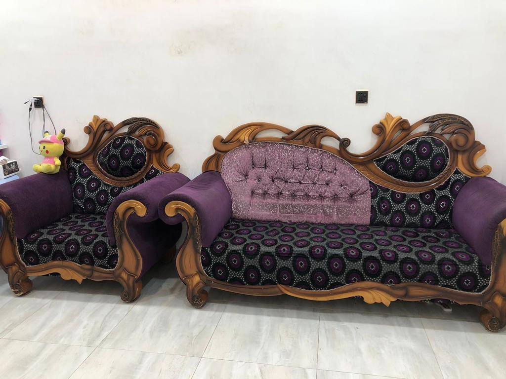 تخم ١٠ مقاعد للبيع مكاني بغداد المشتل *********** مع سبلت طنين وثلث مستعمل شرط الفحص
