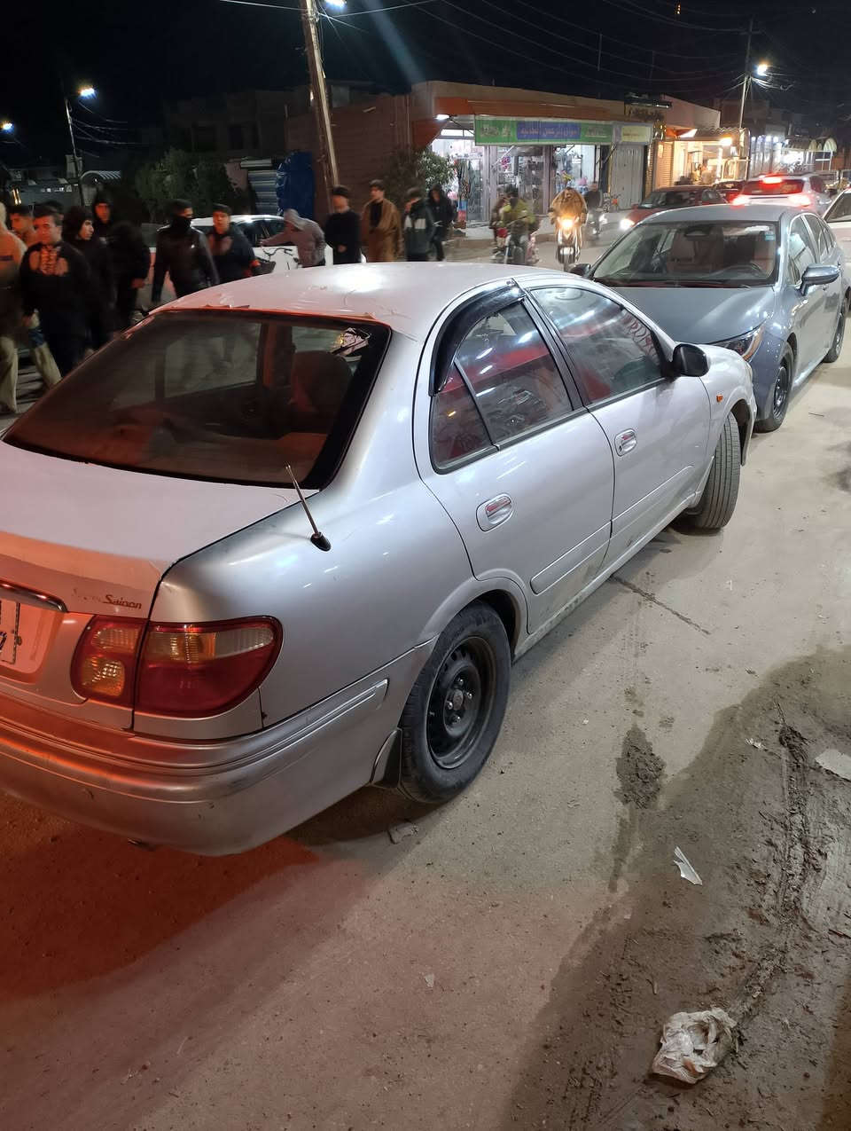 سلام عليكم سياره للبيع نضيفه مكفوله من ضربه محرك وكير صدر امامي خلفي سياره كلش حلوه مكان السياره ديالى يم مطعم سامان السعر 67وبيه مجال رقم الموبايل *********** موديل 2000
