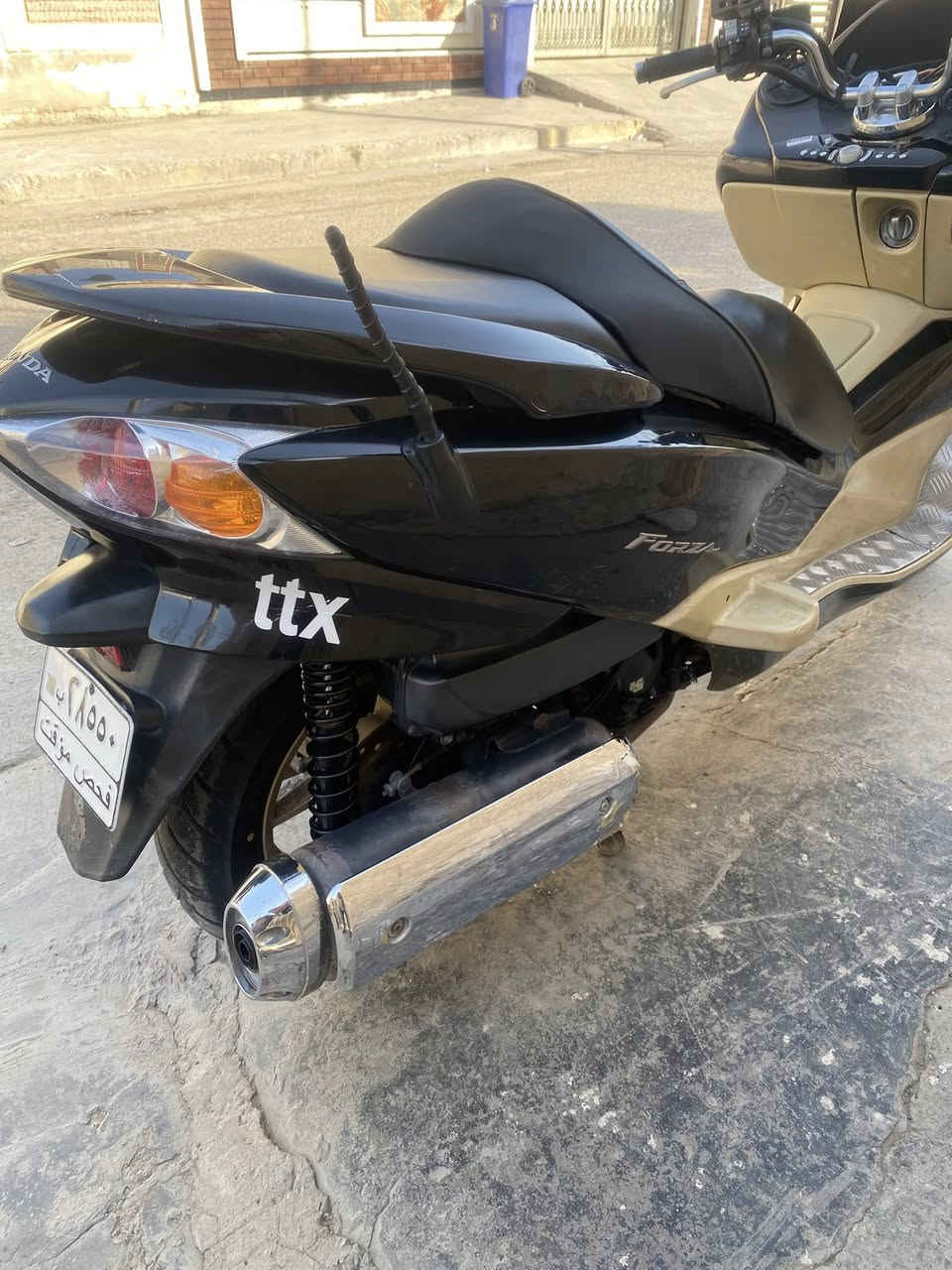 للبيع فورزه 1/10 لونين اسرائيلي الداجه  كير مكينه بلاد ما مفتوح بلاد الدراجه فول السعر مليون 900.بيهة مجال مكاني بغداد ***********
