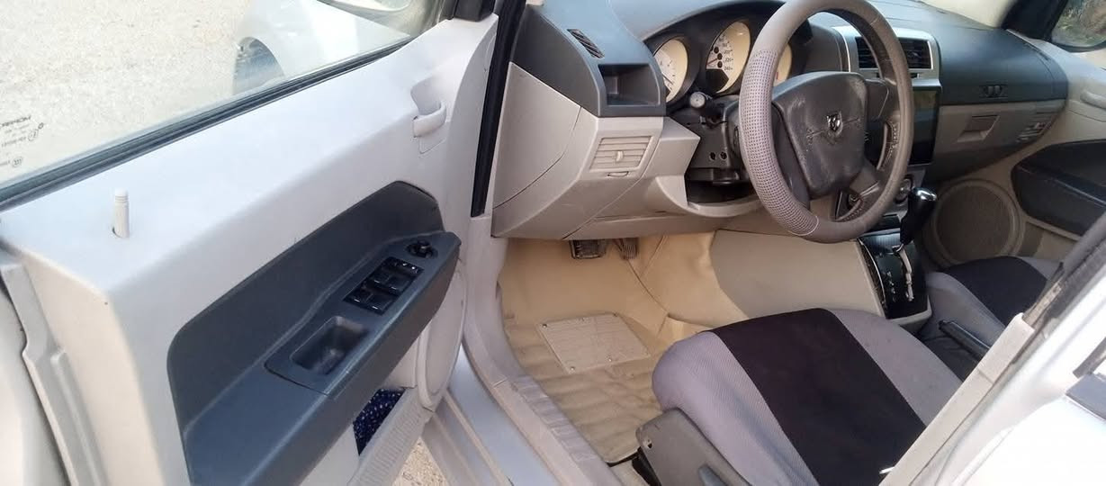 السلام عليكم دوج كاليبر للبيع 
رقم بغداد الدولي 
مديل 2008
كير مكينه مكفول صبغ احزام جماليه 
جهاز ريمونت قتحه سقف حساسات ولباقي معروف
تبريد عوزه غاز صدر نص عمر جام كهرباء كله شغال
باسمي تحويل ثاني يوم  عنوان بغداد الشعب 
السعر ٥٥ ورقه وبي مجال للشراي 
 للتصال ***********
