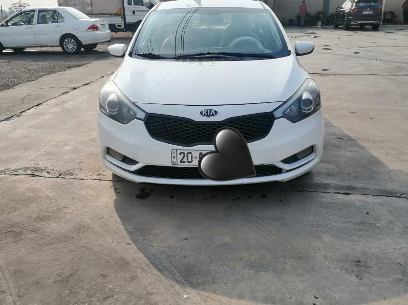 كيا سيراتو وارد   خليجي  موديل 20015 بيضاء اللون رقم ديالى السعر 126وبيهه مجال بسيط  الرقم ***********
