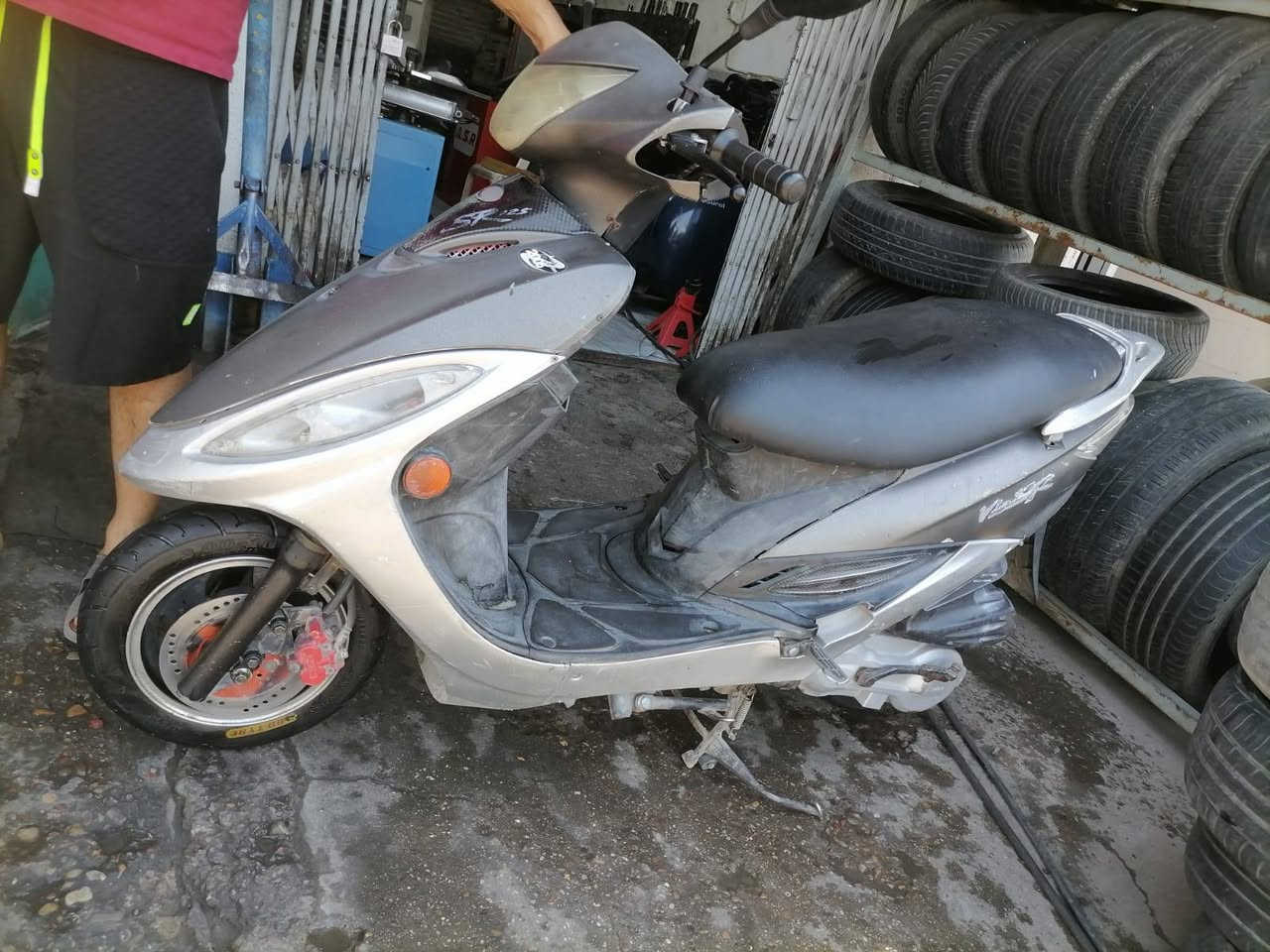للبيع نضيفه وكلهه شغاله قفل ستيرن و قفل جنطه كلهن شغالات سلف وهندر 350 المكان بغداد حي لعامل ***********
