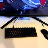 حاسبه للبيع مواصفات قويه السعر 4 ملاين وبيها مجال بسيط . مكاني بغداد ....