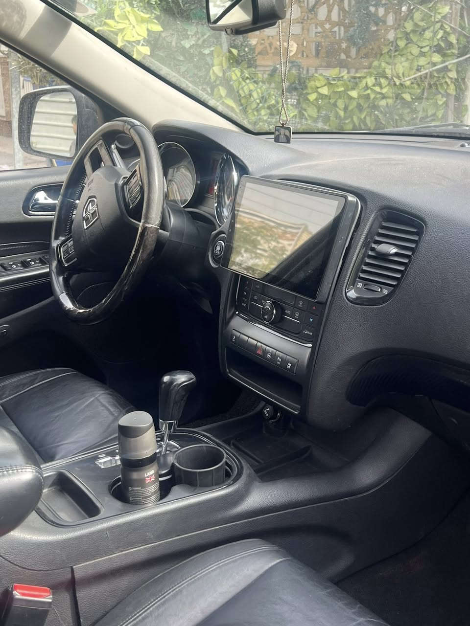 السلام عليكم دوج دورنكو 2012 بأسمي  حادثهه چاملغ الايسر بصمه تشغيل ابواب كهرباء ودواخل جلد ويل اسواد بلاك  تحكم استيرن صندوك شفط  والسونار مالتهه موجود بيه كم طخه بسيطه  سعرهه 175 بغداد حي اور ***********
