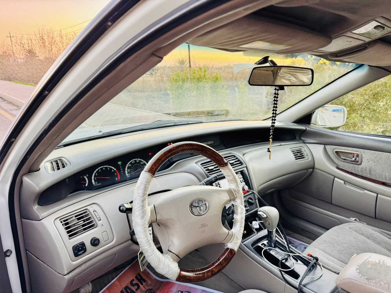 السلام عليكم افلون ٢٠٠١ خليجي السعر ٩٥ وبيه مجال
***********
