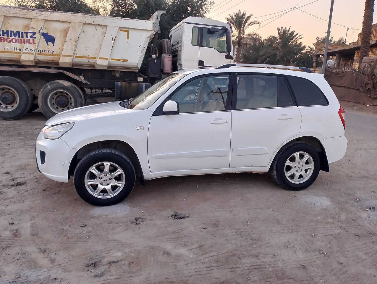 سلام عليكم البيع شيري تيكو 2014 جديده السياره ماشيه 80 ألف بحالت الشركه كلهه شغاله تتفئه تبريد محرك جديد رقم واصط ابسمي ولسعر ع تلفون ***********
