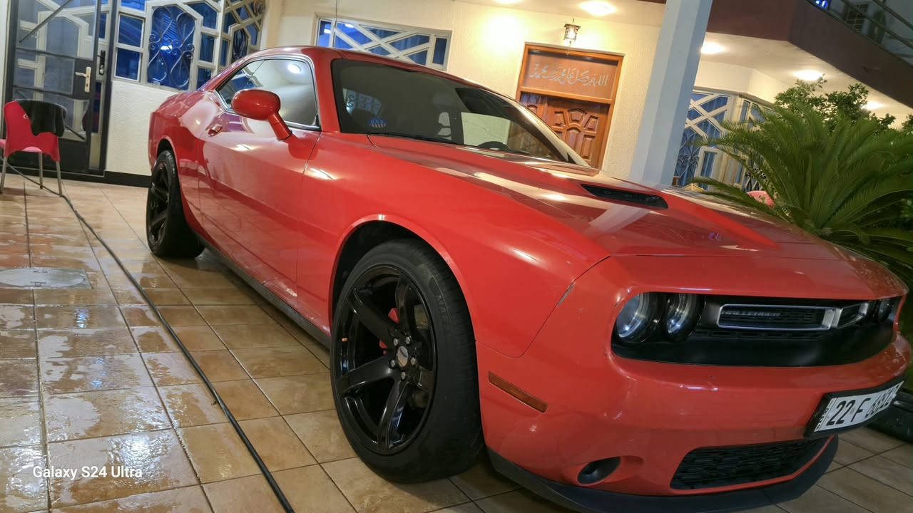 السلام عليكم جالنجر برتقالي موديل 2019 السياره كلين بدون حادث مكفوله من التبديل والصبغ مواصفات عاديه ماشيه 41 ميل مكان السياره بغداد الكريعات 
السعر 205 وبيها مجال كلش قليل ***********
