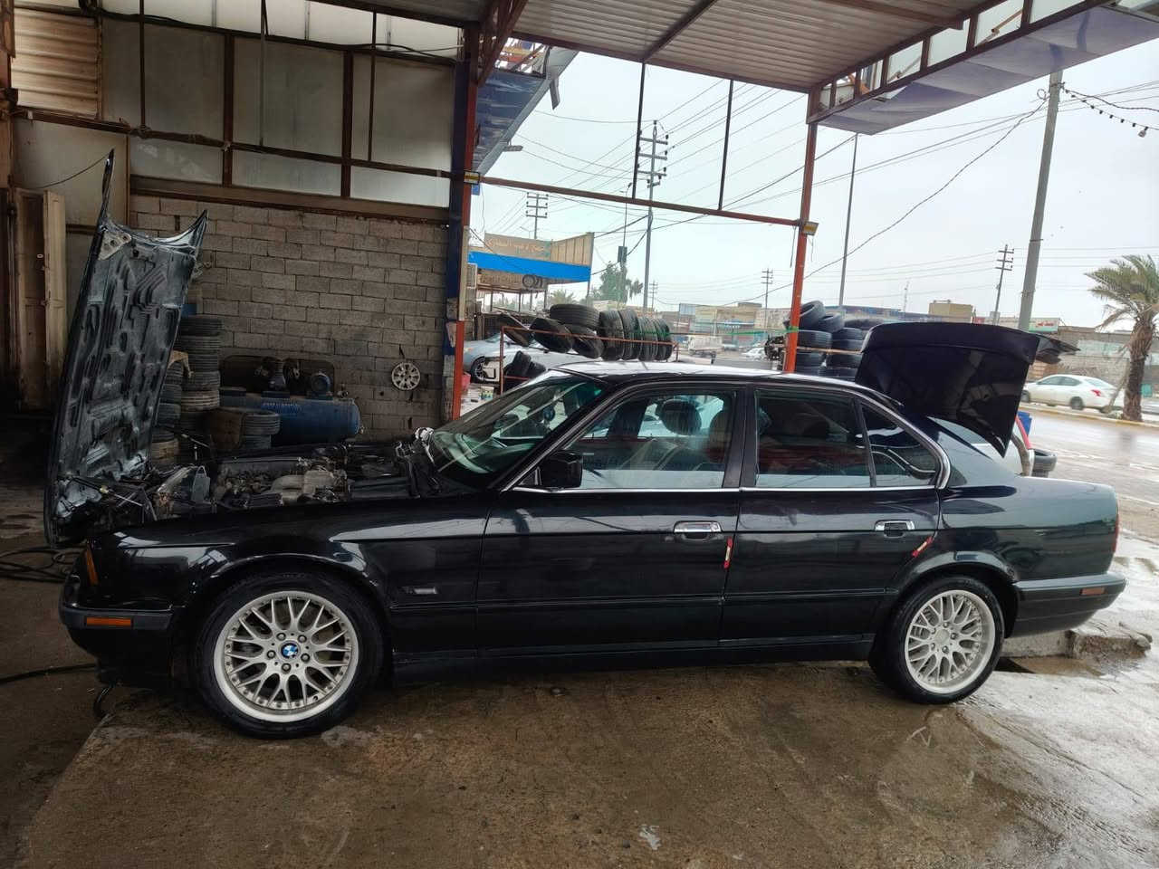 السلام عليكم BM حجم 525 للبيع مكينه كير جاهزه سياره تخم تاير حداديه جديده مكفوله من ضربه القويه مصبوغه للجماليه رقم بغداد مشروع وطني سنويه ل26 دواخل جدد كشنات جلد تبريد شغال كير اوتو كهربائيات كلها شغاله السعر 48وبيها مجال بصيط مكانها نجف ‏
‏‪***********‬‏
