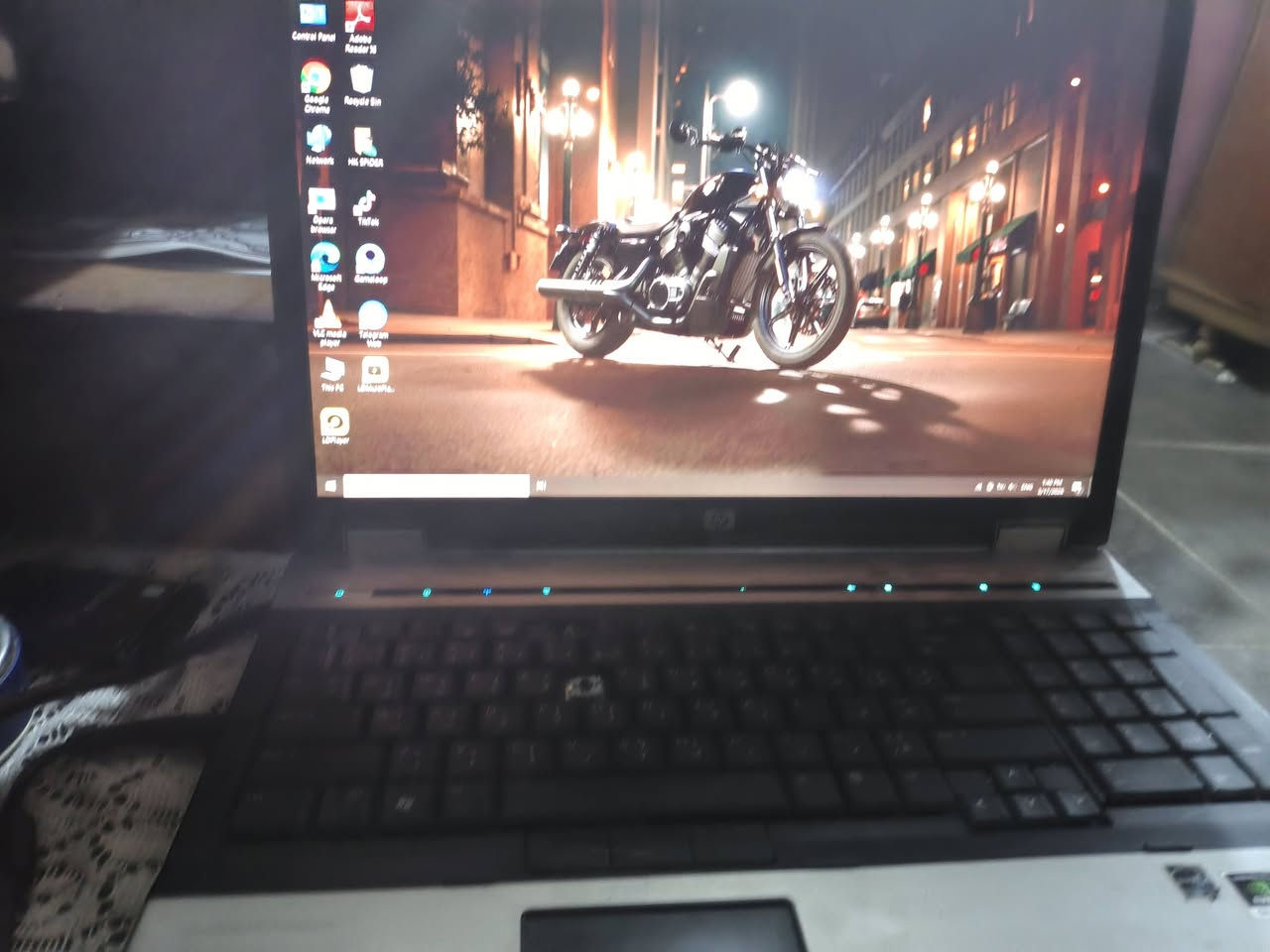 السلام عليكم ورحمة الله وبركاته 
من رخصت الادمن وافق يروحي 
حاسبه امريكيه الله شاهد تخبل قطعه كلش نضيفه بس اني ما اعرفله اريد اراوسه ب ايباد حسب القناعه خاص موجود رقمي ***********
