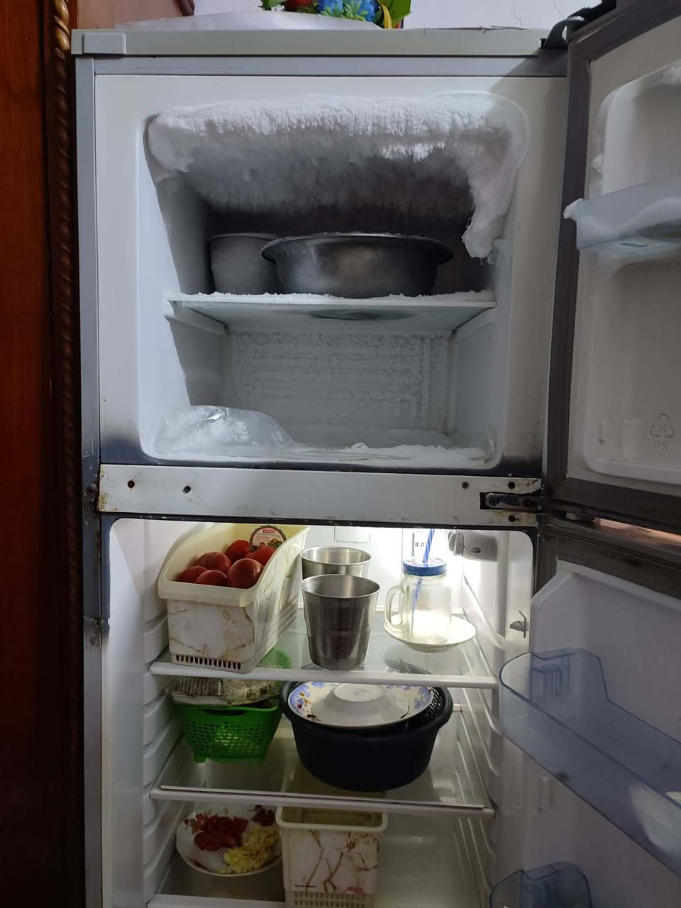 ثلاجه  للبيع مداخله تصليح تجميد فول شراي علق وانيدخلك خاص لو تراسني ع رقم ***********
