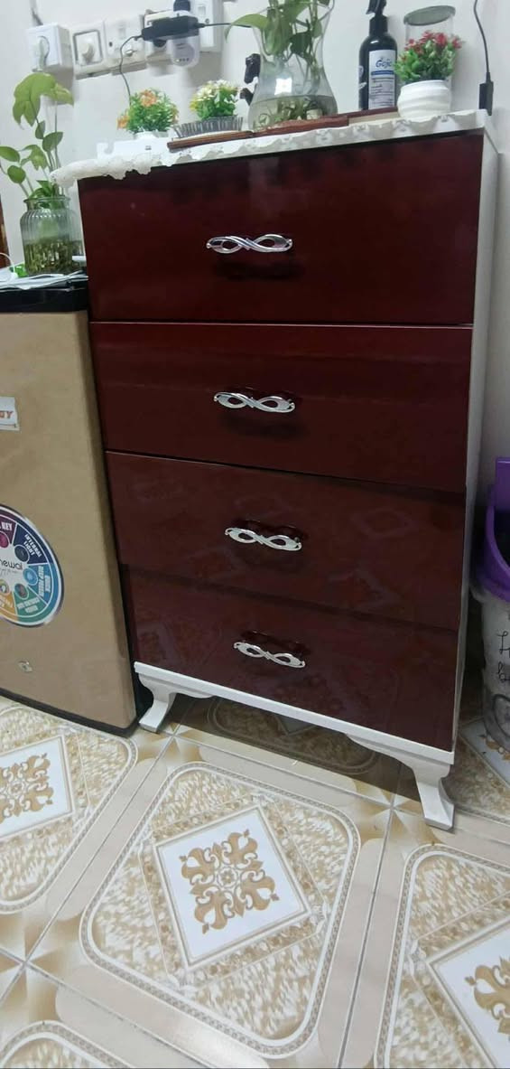 غرفة نوم كاملة للبيع
للتواصل ***********
