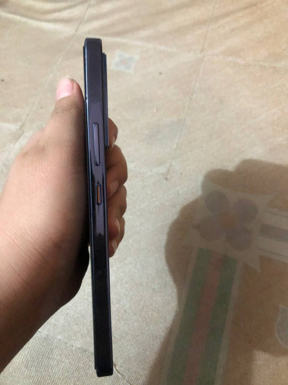 السلام عليكم جهاز انفنكس GT 20 Pro الجهاز يخبل مابي أي شي 120 فريم بل ببجي يعني جهاز بس مال ألعاب ذاكرته 128 معالجه كلش قوي دايمنستي 8200 السعر 250 وبي مجال مكاني بغداد الحسينيه رقمي *********** متواجد واتساب وبل فيس بس علق وإني اطبلك توصيل اكو
