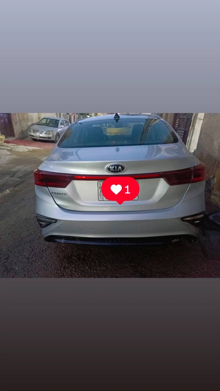 السلام عليكم فورتي 19 كير AT حادثه جاملغ وباب جه السائق السياره حلوه وخير من الله السعر125وبيه طخه خفيفه بالعاميه الخلفيه خفيفه جدأ


**إذا كنت صاحب هذا الإعلان وتريد حذفه لأي سبب، رجاءا أرسل رسالة إلى الدعم الفني**