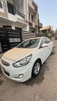 هونداي اكسنت 2011 خليجي   ماشية 143.000 km محرك 1600cc دوش كير At  منض...