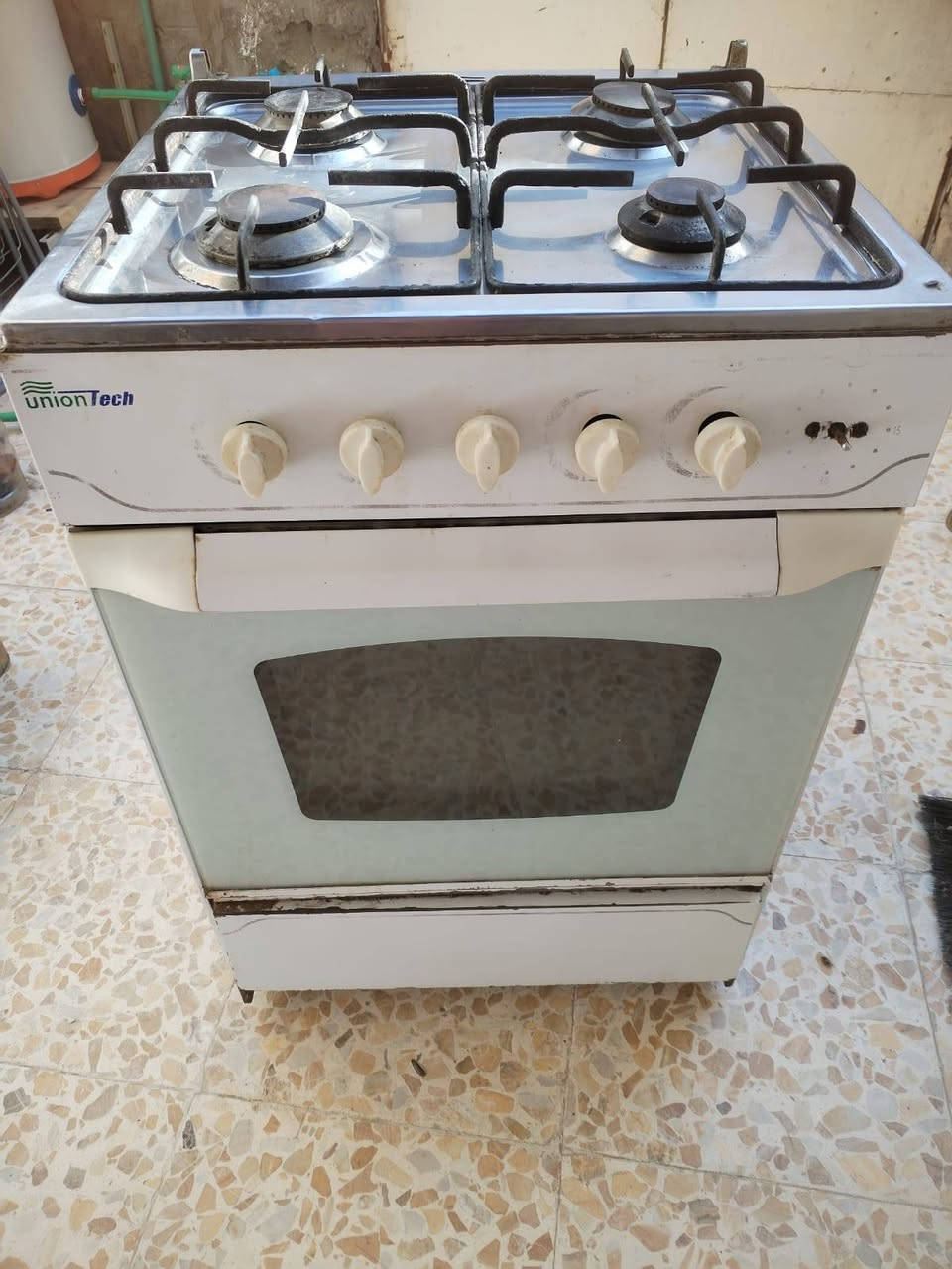طباخ اربع عيون شغال سعر ٧٠ ميسان المجر الكبير ***********
