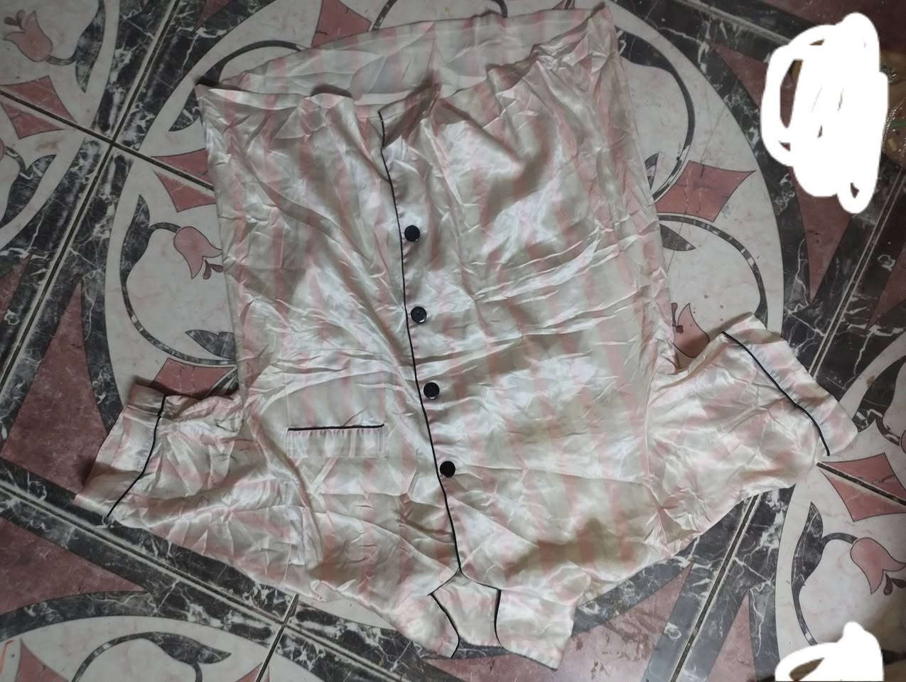 بالة نظيفة بيها 25 قطعة اللي يريدها القطعة على 1500 اغسلها واكويها وادزها توصلك نظيفة نظافة 80%


**إذا كنت صاحب هذا الإعلان وتريد حذفه لأي سبب، رجاءا أرسل رسالة إلى الدعم الفني**