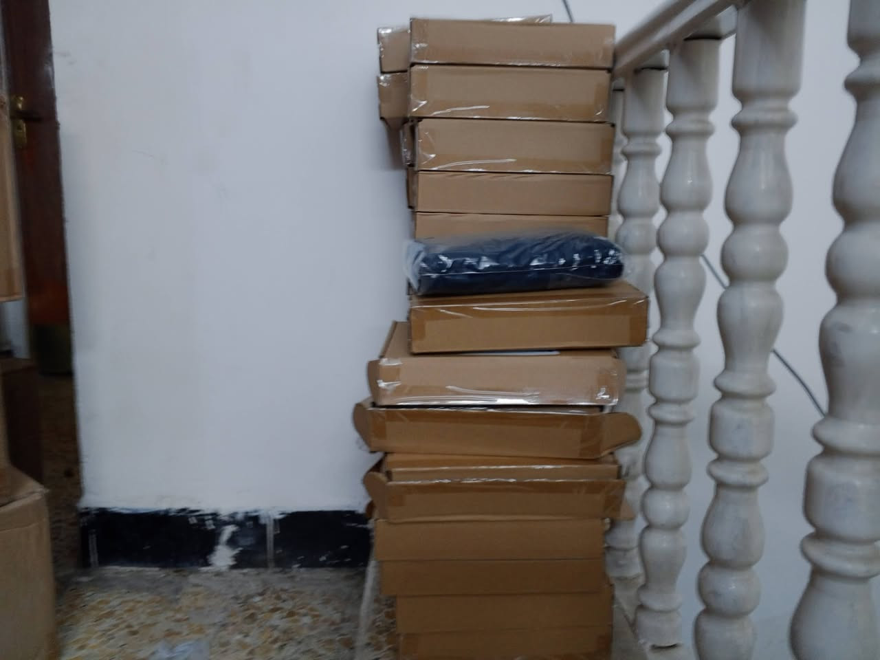 فرصه لي أصحاب مصلحه متوفر جراجف ام لاستيك و اكو فندقي جدد مال امزون عدد 44 قطعه بيع فقط جمله سعر قطعه3250الف نهائي قفل للاستفسار خاص فقط


**إذا كنت صاحب هذا الإعلان وتريد حذفه لأي سبب، رجاءا أرسل رسالة إلى الدعم الفني**