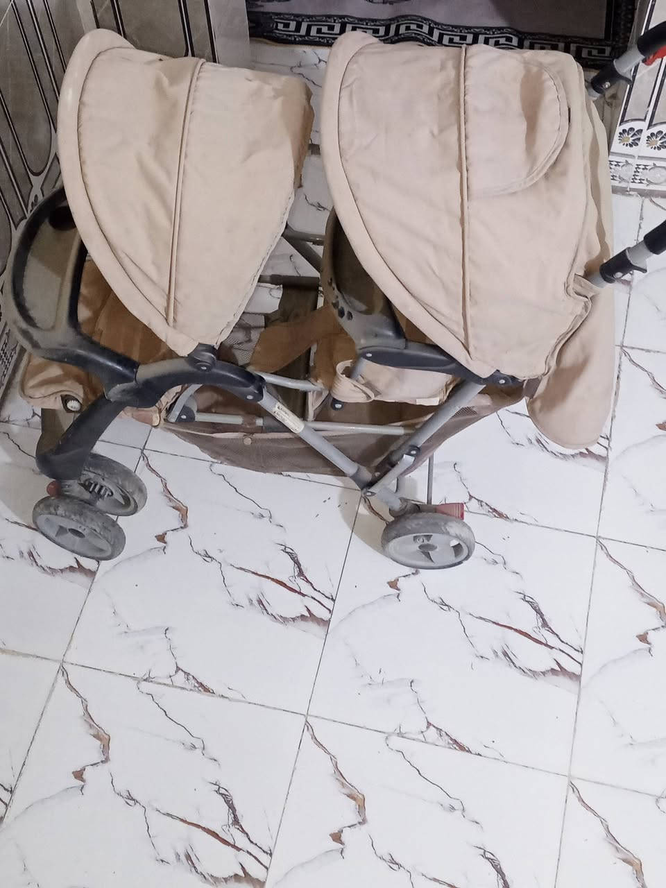 عربانه طفال البيع نفرين نضيفه جدا سعر 80 بيه مجال رقم ***********
