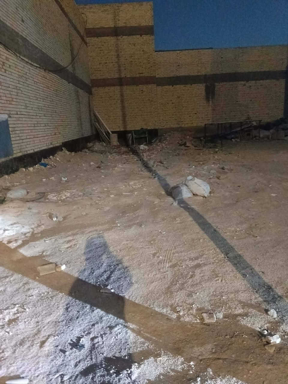 سلام عليكم عرصه بنداء ١٠٠ متر شارع ٢٠ شريط موضفين مقابيل مجمع كرار  قريبه جدن علا شارع مجمعات وكافه خدمات موجوده بسمي عرصه مداور ثاني يوم عرصه مكفوله سعر مطلوب ٤٩ وبيه مجال بيع مستعجل ***********
