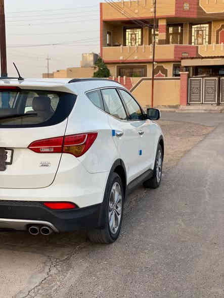 السلام عليكم
للبيع
 سيارة هيونداي سنتافي خليجي
 الموديل: 2014
 نوع المحرك: 6 سلندر / 3.3 لتر 
نظام الدفع: دفع رباعي AWD
السياره 7 راكب 
اللون الخارجي: (ابيض)
اللون الداخلي( بيجي واسود ) 
كشن كهرباء اشاير بلمري 
ثلاث قطع تبريد 
تبريد تدفئة 
 المحرك والكير شرط 
صدر امامي خلفي جديد 
رقم صلاح الدين دولي سنوية 2029 شرط التحويل باسمي 
السعر المطلوب: (165 وبيها مجال )
السياره شرط احلى من الصور 
 الموقع: (صلاح الدين قضاء الدور )
 للتواصل:  ‏‪***********‬‏
‏‪***********‬‏
