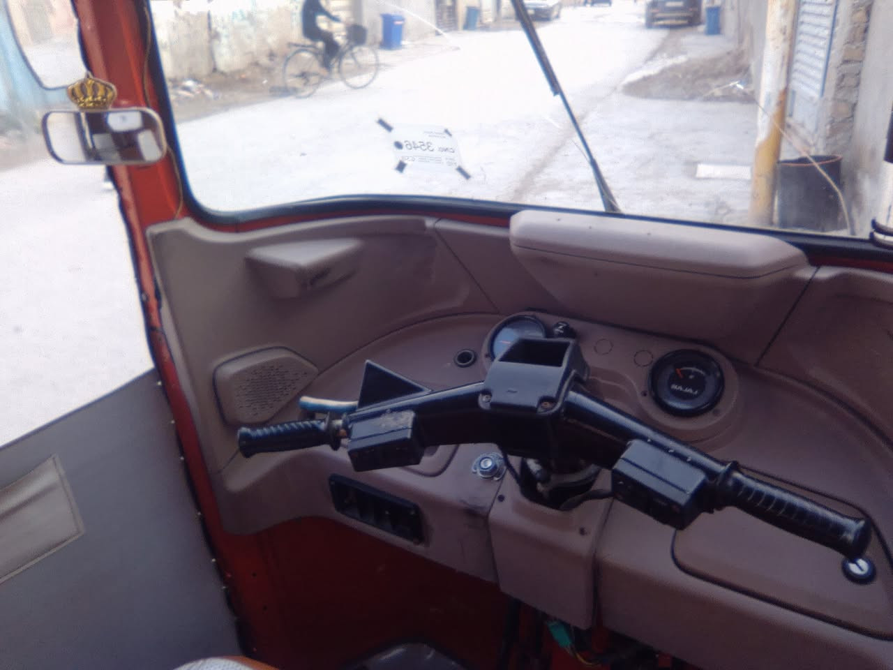 السلام عليكم تيك توك نظيفه حلوه جاهزه للشغل موديل 21 تيك توك تحويل ثاني يوم مشروع وطي محرك اكس انجير تيك توك حلوه جاهزه للشغل بالعافيه علي ياخذها المكان قرب سيطره الشعب رقم الهاتف ***********
