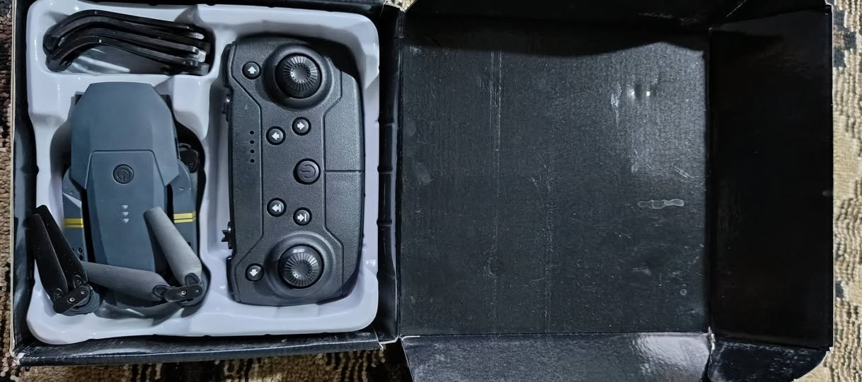 طاعرة درون سعر قيمها وخذ طيارة تشتغل جانت وطير بس رايد الهة صيانة الريموت الواير بي كطع  مجرد توديهة أبو صيانة يكملة ما تكلفك كلش عذا تريد تكلفك الفين دينار هيج وأذ عكو واحد يعرف بل صيانة يراسلني
الطب حجز رقم ***********متوفر واتساب فقط
