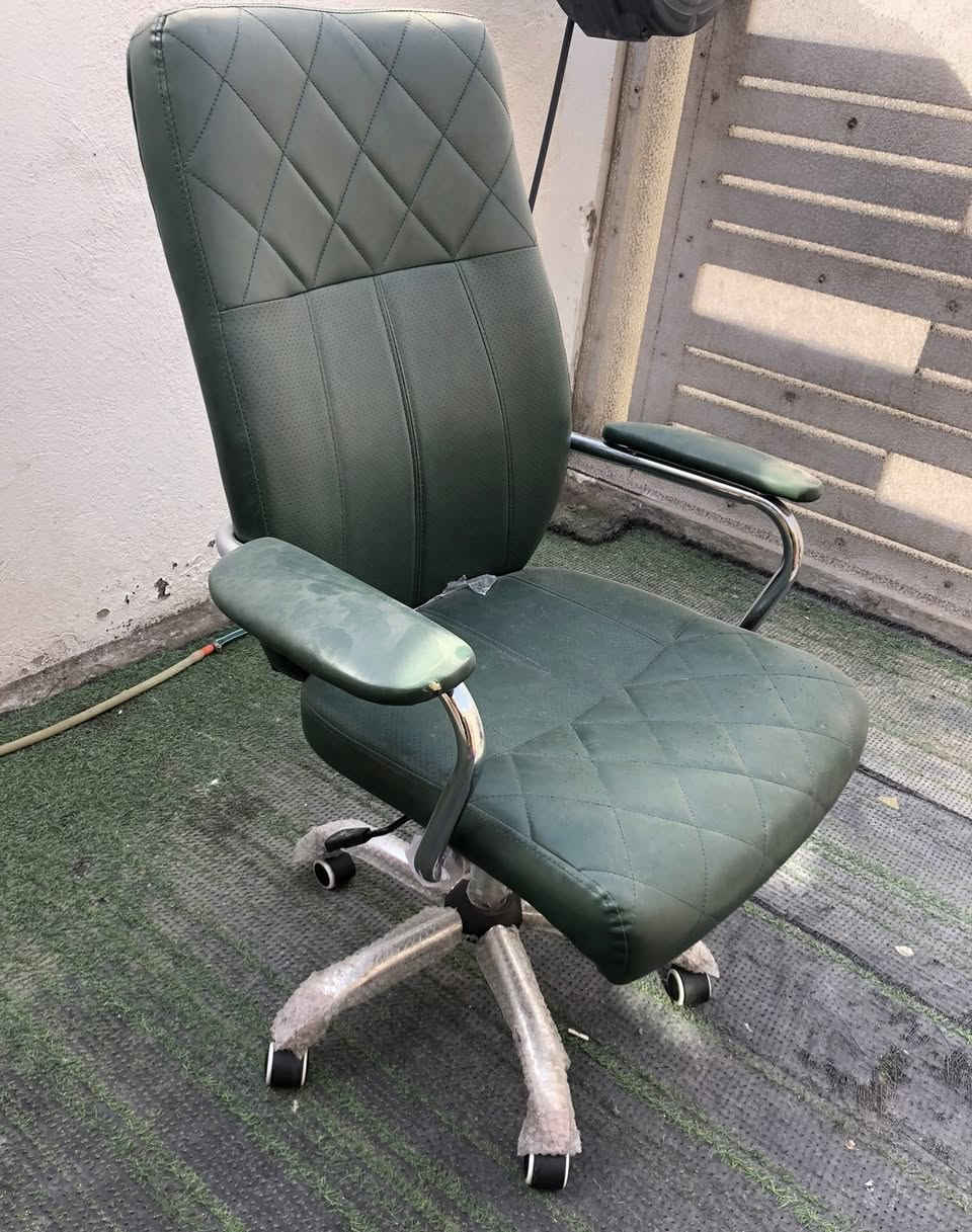 ثلاجة 5 قدم ب100 الف دينار
تلفزيون LG حجم 42 بدون نت ب70 الف دينار
كرسي مكتبي نظيف ب80 الف دينار 
مكانهم البلديات


**إذا كنت صاحب هذا الإعلان وتريد حذفه لأي سبب، رجاءا أرسل رسالة إلى الدعم الفني**