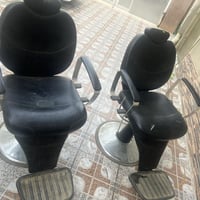 كراسي حلاقة عدد ٢ للبيع شوي تعبانات يحتاج بس تعدل صينيته السعر 75 ألف ...