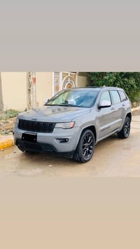 جراند شيروكي موديل 2019 رقم بغداد انكليزي بسمنه محرك 6 سلندر وارد امري...