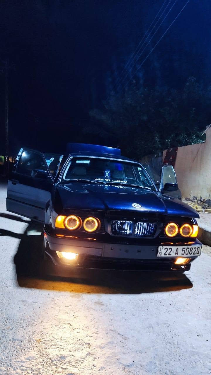 سلام عليكم اخوان
بي ام موديل 95 حجم 525 بجم عريض فول مواصفات 

مكينة وكير حدادية تخم تاير تبريد كهربائيات شاشات دمامات انارات داخلية وخارجيه غرفة ملكي سيارة مال جناي متعوب عليها بالعافية على الياخذها 

السعر 65 وبيها مجال ان شاءالله 

ميسان /المجر الكبير /ناحية العدل 

***********
