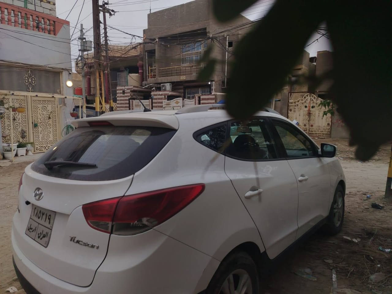 السلام عليكم
توسان للبيع رقم أربيل موديل ٢٠١٣ ماشية ١٨٠ تخم تاير حدادية جديدة نقصها فقط كمبريسر تبريد السعر ١٣٥ وبيها مجال  مكان السيارة حلة صورة السونار مرفقة
***********
