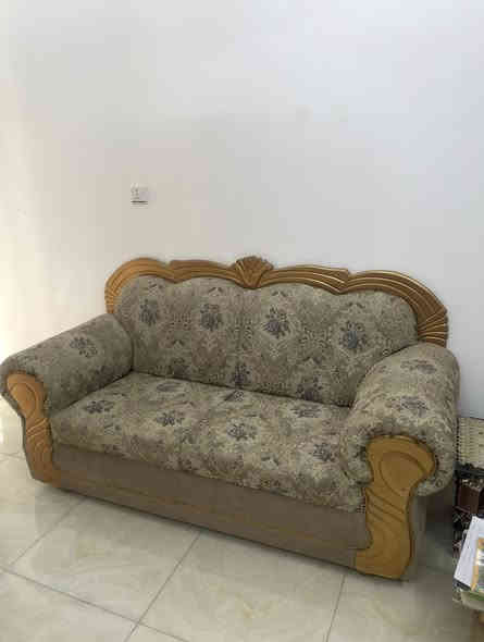 تخم عشر مقاعد تكمه درجه اولى بلوك قوي وبعده جديد السعر 500 الف مكاني بغداد جكوك ***********
