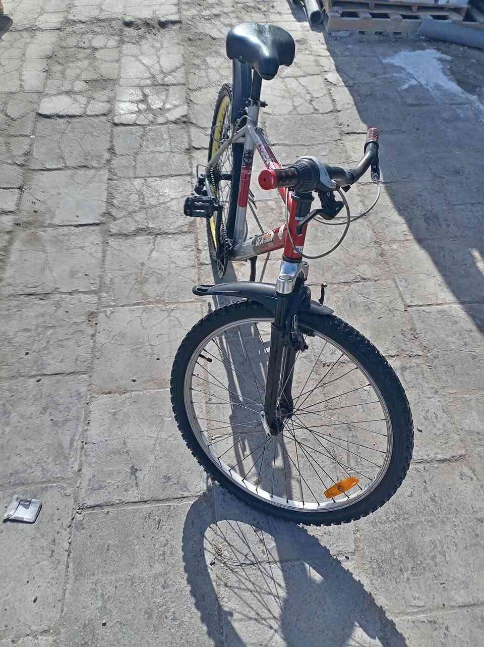 السلام عليكم
بايسكل للبيع حجم 26 
السعر 65 وبي مجــــــال 
العنوان بغداد الشرطه الرابعه 
التواصل خاص


**إذا كنت صاحب هذا الإعلان وتريد حذفه لأي سبب، رجاءا أرسل رسالة إلى الدعم الفني**