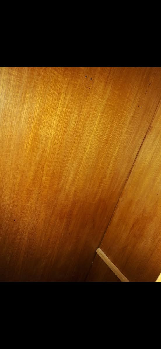 كنتور صاج بابين الصاج الثقيل بي اضرار مثل ما موضح بالصورة يحتاجله فقط صبغ ويدات وقفل السعر 85 وبي مجال بسيط مكاني النجف حي الوفاء *********** للتواصل واتساب
