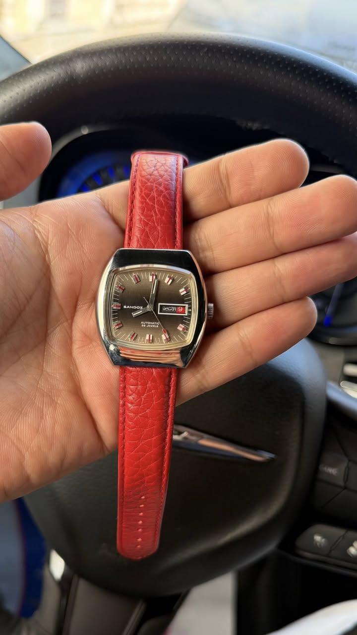 Made in Swiss 🇨🇭
ساندوز سويسري اصلي
انتاج الثمانينات 1980s
اوتوماتيك ⚙️
25 حجر
قطر 36
منفذ دي ديت عربي انكليزي 
السعر 165 الف


**إذا كنت صاحب هذا الإعلان وتريد حذفه لأي سبب، رجاءا أرسل رسالة إلى الدعم الفني**