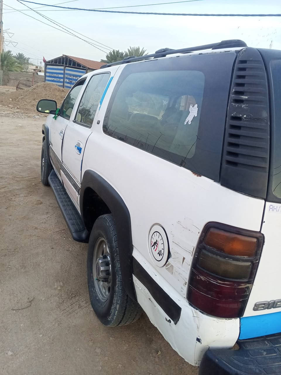 سلام عليكم سياره جمسي لبيع او مراوس  سياره جاهزه من كلشي رقم بغداد الماني موديل 2002سياره خير من الله سعر 60وبيهه مجال مكان سياره ديوانيه رقم الهاتف ***********
