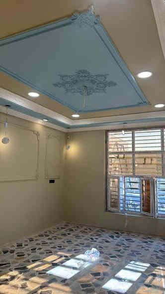 بيت بحجي حسن بناء حديث مسلح صب 
كامل 
يحتوي على غرفتين واستقبال وصاله ومطبخ و٢ منور وحانات داخلي وخارجي وحديقه 
وطابق ثاني يحتوي على غرفه كبيره  فقط 
وزره سيراميك كامل بيت
سعره ١٢٥ الاتصال عل رقم *********** 
بناء حديث
