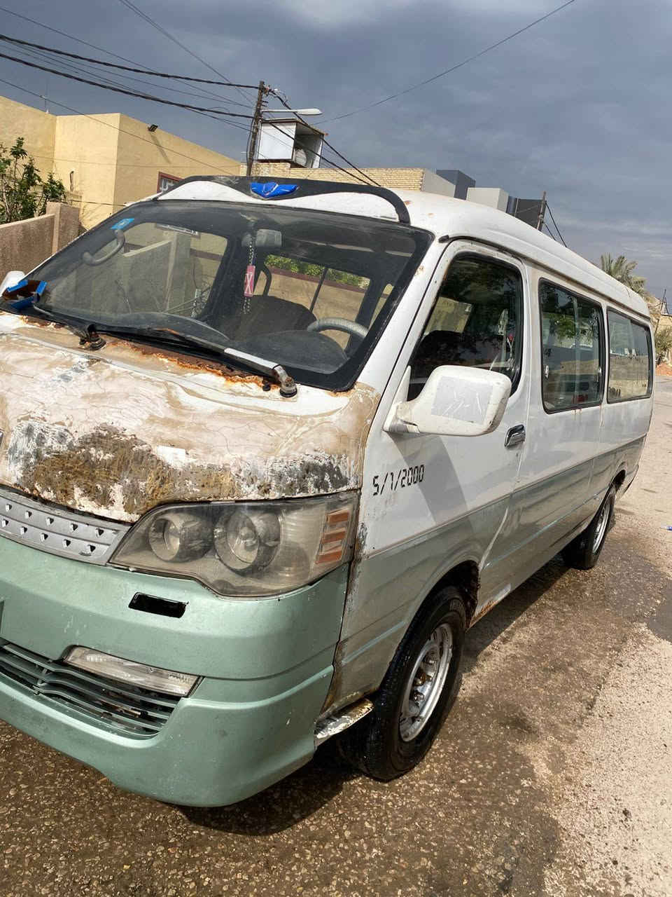 📣 إعلان بيع سيارة (جنبي)
​الموديل: 2012
الرقم: ألماني (إنجليزي) - المداورة ثاني يوم (جاهزة للتحويل)
الموقع: النجف الأشرف - الكوفة 📍
​✅ الحالة الميكانيكية والخدمات:
​المحرك: جديد (ونجي).
​الحدادية: جديدة بالكامل.
​الكهربائيات: شغال الكل (تم إجراء نفضة كاملة لها مؤخراً).
​الإطارات: تخم تاير جديد.
​الأداء: السيارة "ترايك" وجاهزة للسفر لأي مكان.
​🛠 حالة البدي والضمان:
​الصبغ: تحتاج بعض الصبغات المتفرقة فقط.
​الحدادة: تم إصلاح أماكن "الخياسات" مسبقاً.
​الحوادث: مكفولة من الضربة القوية، القلبة، أو القص.
​ملاحظة: رقم الشاصي ممسوح، لكن البليتة موجودة.
​💰 السعر والتواصل:
​السعر: 58 ورقة (وبيها مجال للشراي).
​رقم الهاتف: ***********
