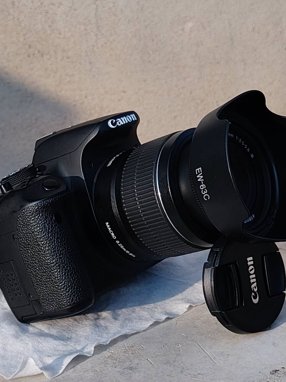 كامره كانون 700 للبيع مكاني الموصل 
الي يحب يشتري يتفضل خاص الكامره نضيفه وستخدام شخصي


**إذا كنت صاحب هذا الإعلان وتريد حذفه لأي سبب، رجاءا أرسل رسالة إلى الدعم الفني**